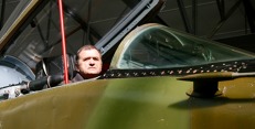 Václav Vašek v kokpitu Mig-29A v kbelském leteckém muzeu. gg_1280x853.jpg