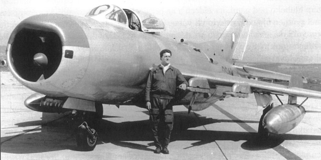 květen_1966,_končíme_s_létáním_na_mig-19pm.jpg