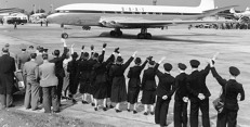 1_-_de_havilland_dh_106_comet_1_g-alyp_odlétá_2._května_1952_z_londýna.jpg