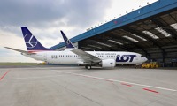 csat_lot_b737_max_prague_airport_1.jpg